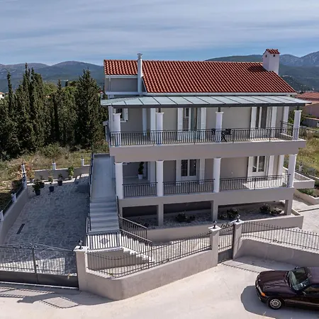 Villa Luxury Irene *